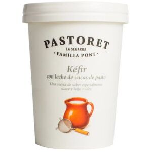 Botella de Kéfir Pastoret 500g elaborado con leche de vacas que pastan en libertad.